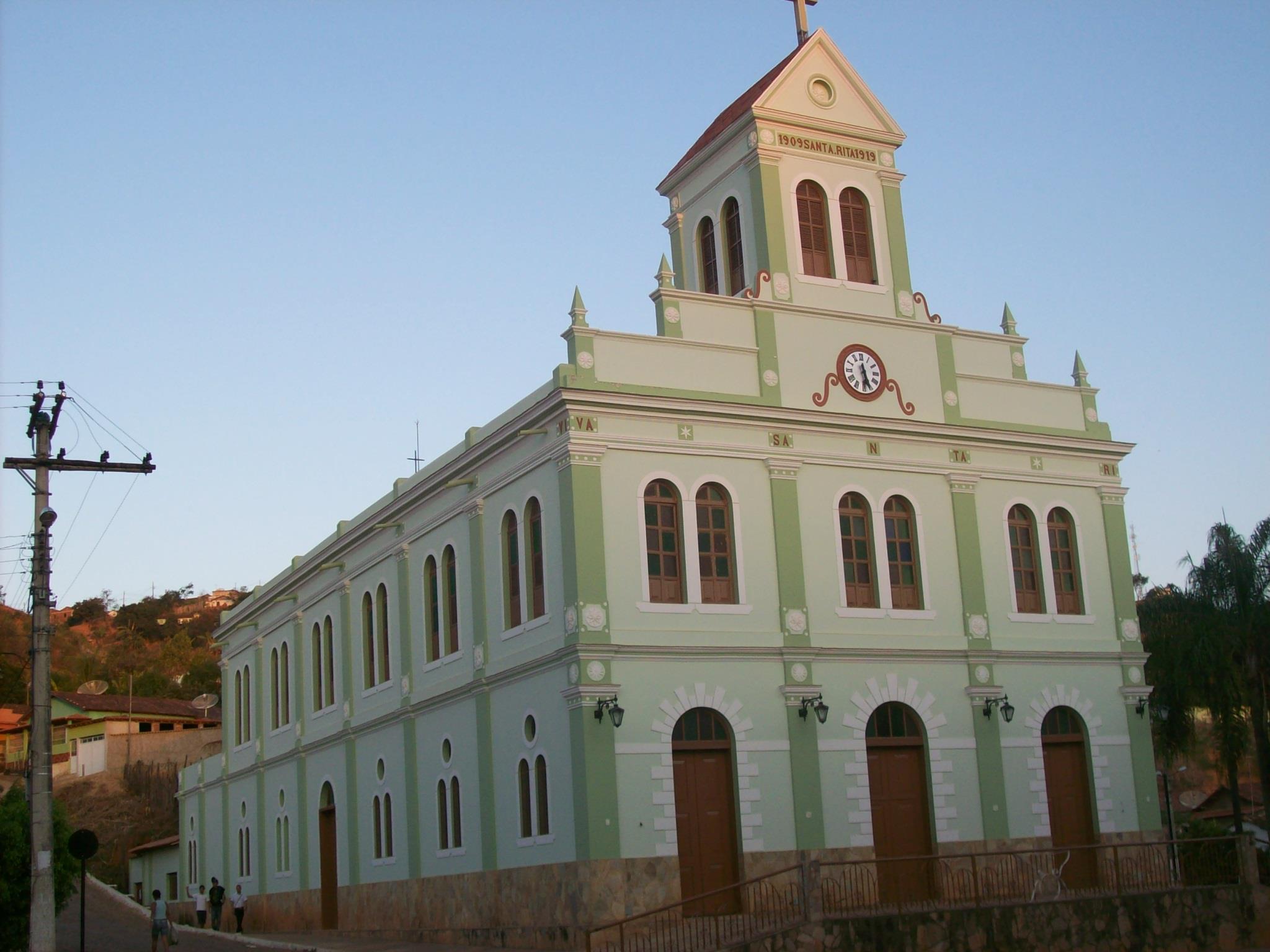 Vista da fachada da Paróquia Santa Rita de Cássia em Malacacheta
