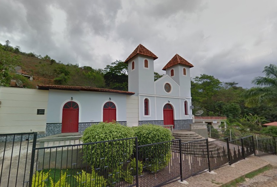 Vista da fachada da Paróquia São Benedito em Teófilo Otoni